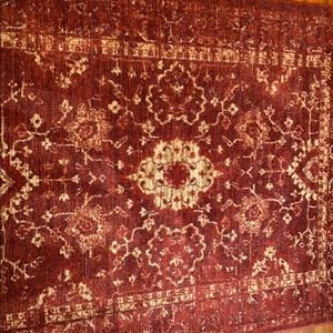 Red/maroon rug